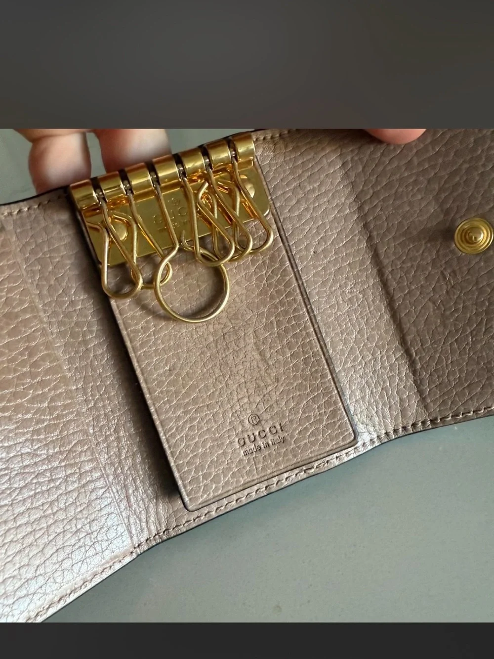 Gucci Beige/Pink Leather GG Supreme 6-Ring Key & Card Holder